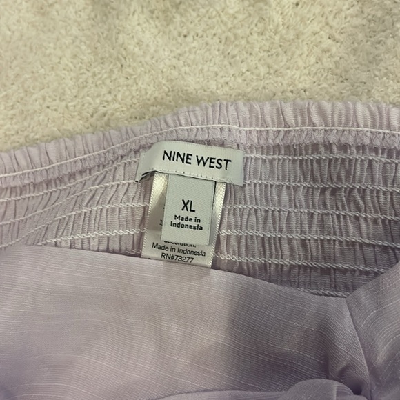 Lavendar puff sleeve top - Picture 3 of 5